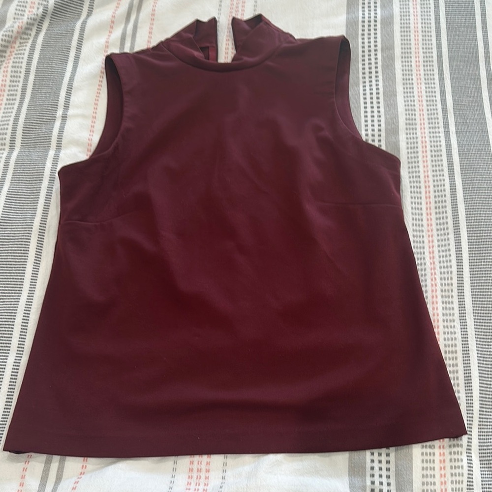 J Crew 365 Sleeveless Burgundy Top